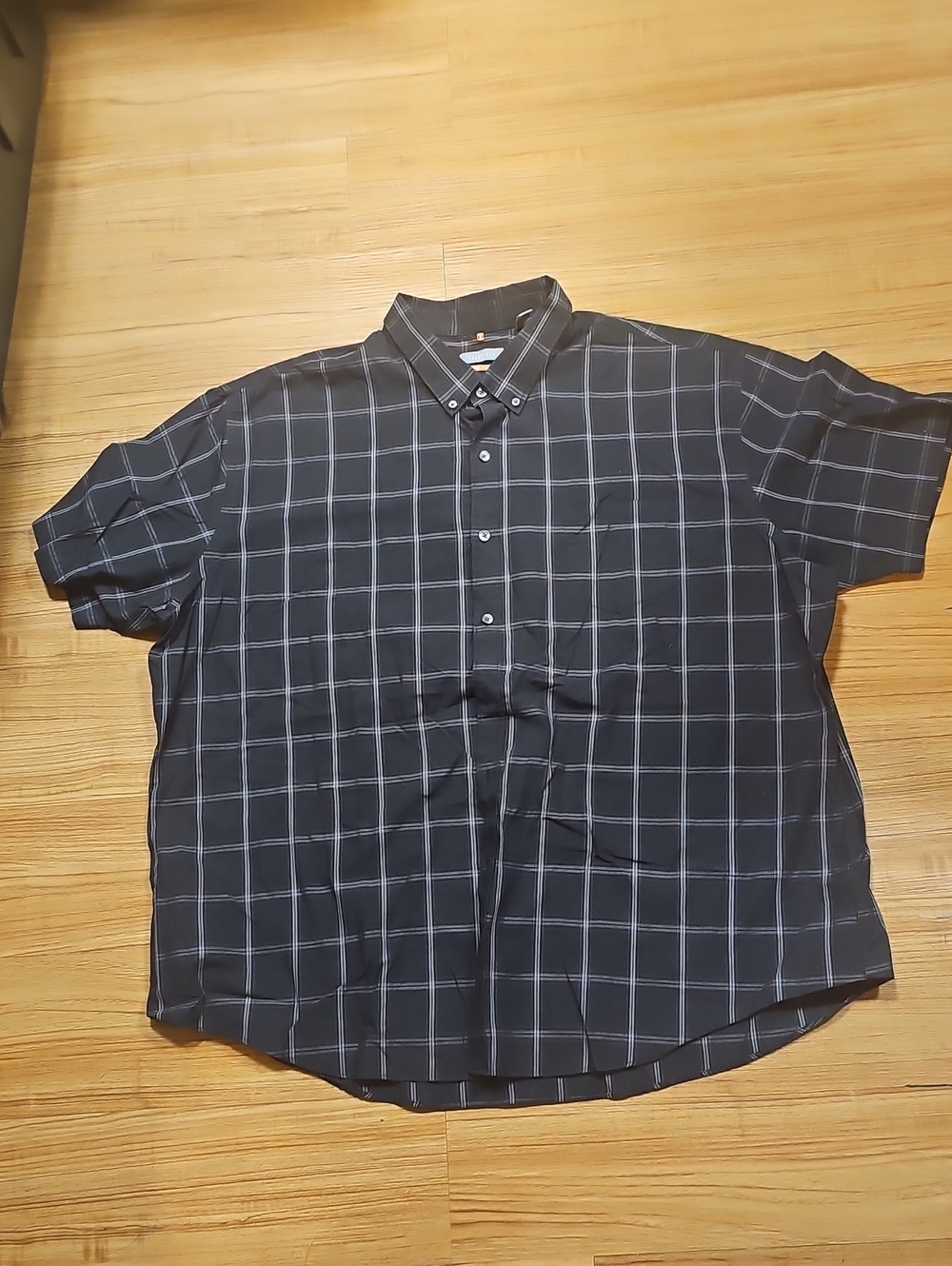 Men's Short-Sleeve Button-Up Plaid Shirt - Black